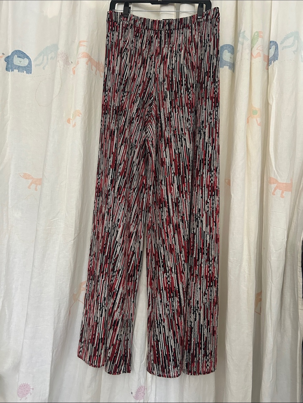 Alice + Olivia Red and Black Patterned Wide-Leg Pants 12